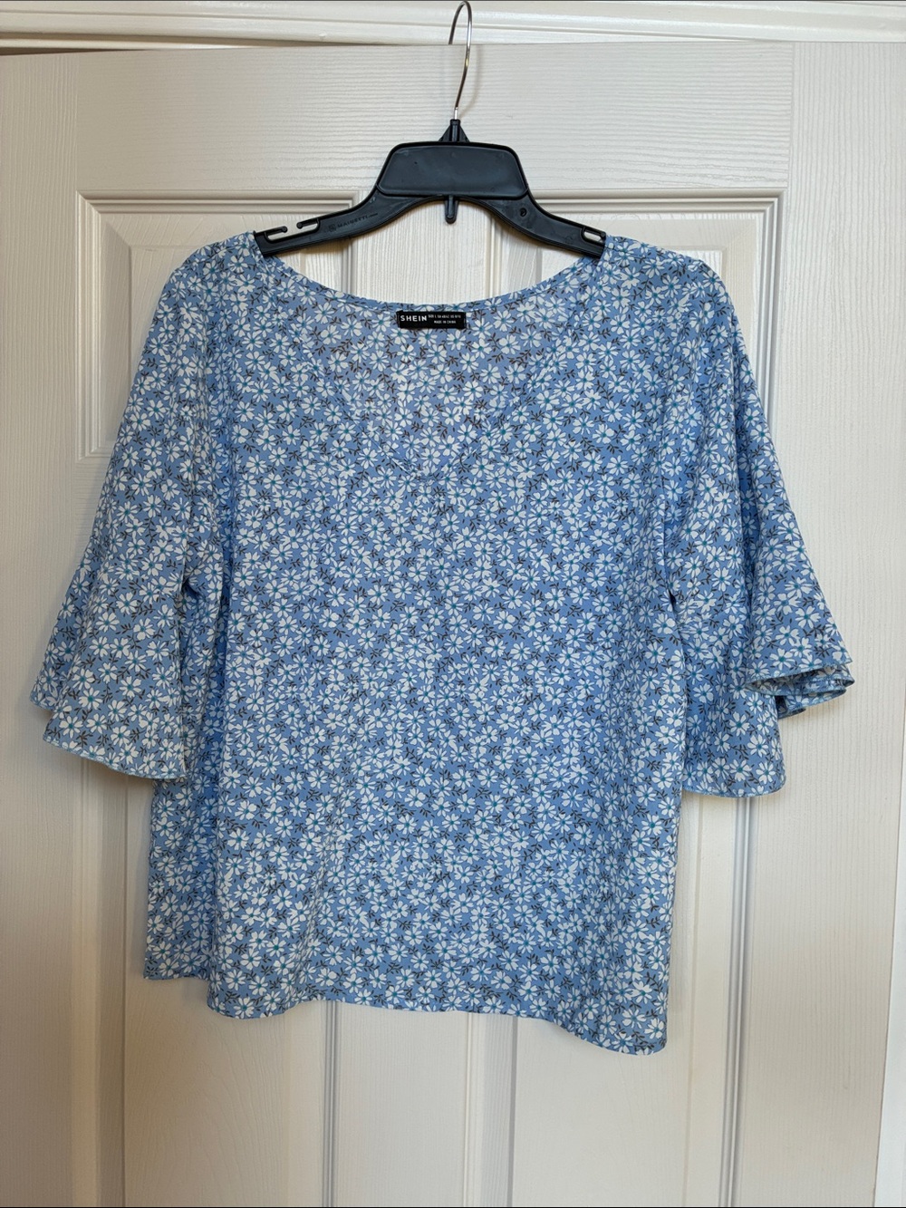 SHEIN Blue Floral Puff Sleeve Blouse